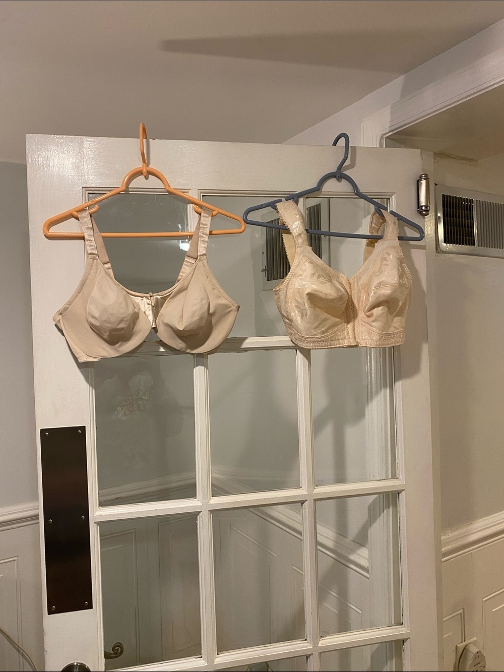 Bundle of (2) size 38DD  Bras good condition